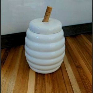 La Porcelina Honey Pot 10oz. Used.